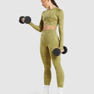 GymShark Adapt Camo Seamless Set (Crop Top & Leggings)